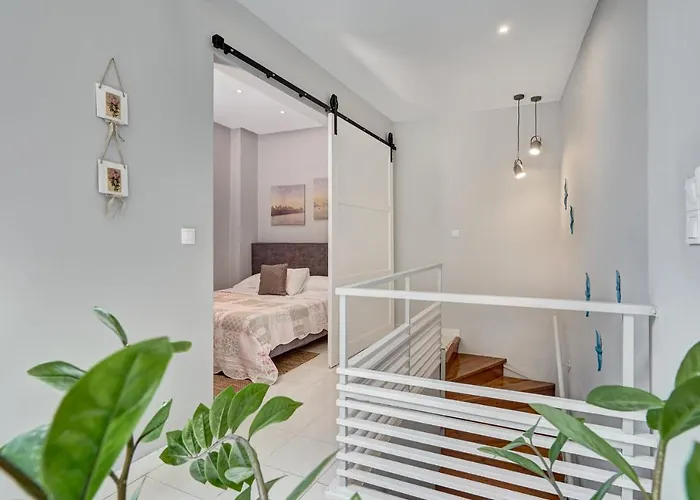 Old Town Luxury Velvet Apartment