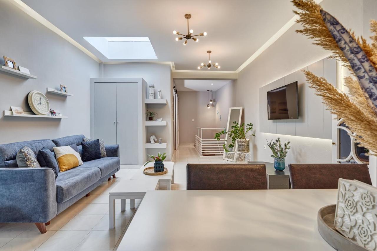 Old Town Luxury Velvet Apartment